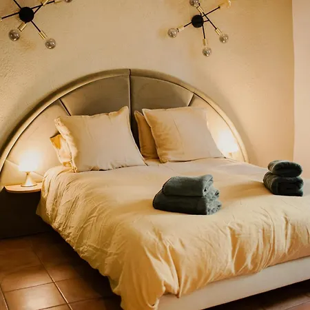 Dom wakacyjny La Papaye, Maison De Charme Avec Piscine Et *