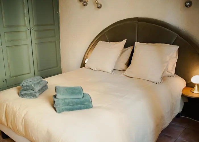 La Papaye, Maison De Charme Avec Piscine Et * Boissières